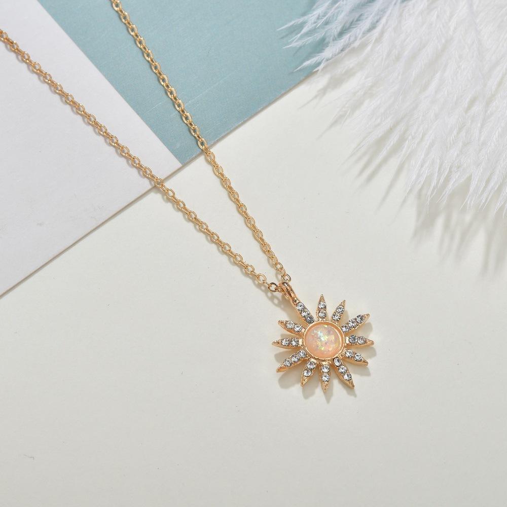 Rhinestone Sunflower Necklace Simple Alloy Pendant Necklace Accessories