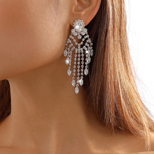 E1979 Exaggerated Water Drop Diamond Elegant Classical Fashion Earrings Hollow Claw Chain Tassel Rhinestone Earrings