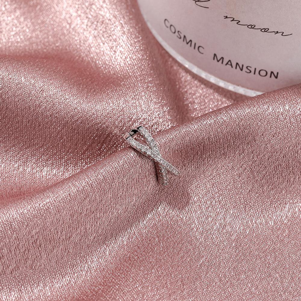 Personalized simple ear bone clip fashion geometric micro-inlaid zircon earrings earrings cold temperament x cross ear clip