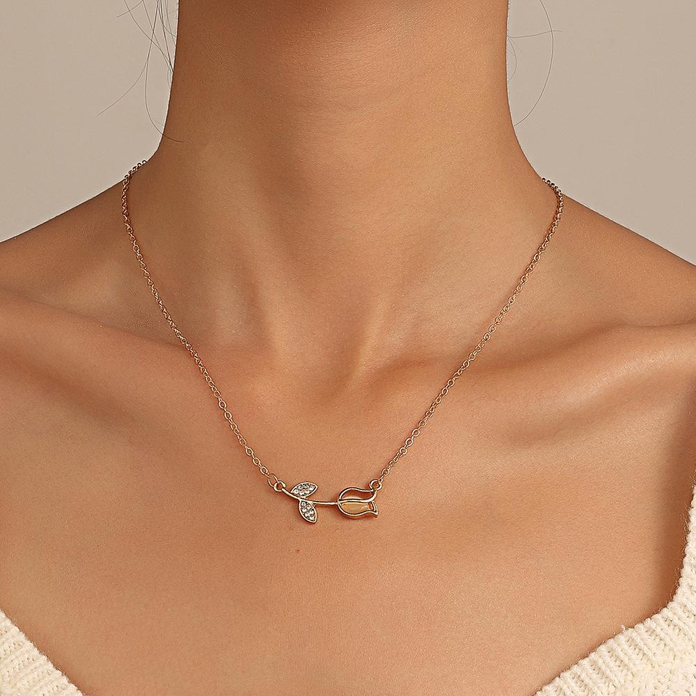 Ins tulip necklace fashion temperament niche design diamond flower pendant clavicle chain girlfriend gift