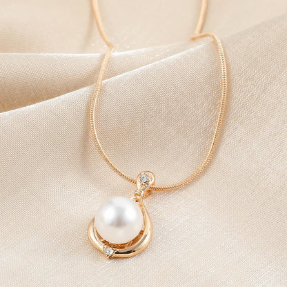 Classic Design Ladies Fashion Simple Pearl Water Drop Short Snake Bone Necklace Necklace Jewelry