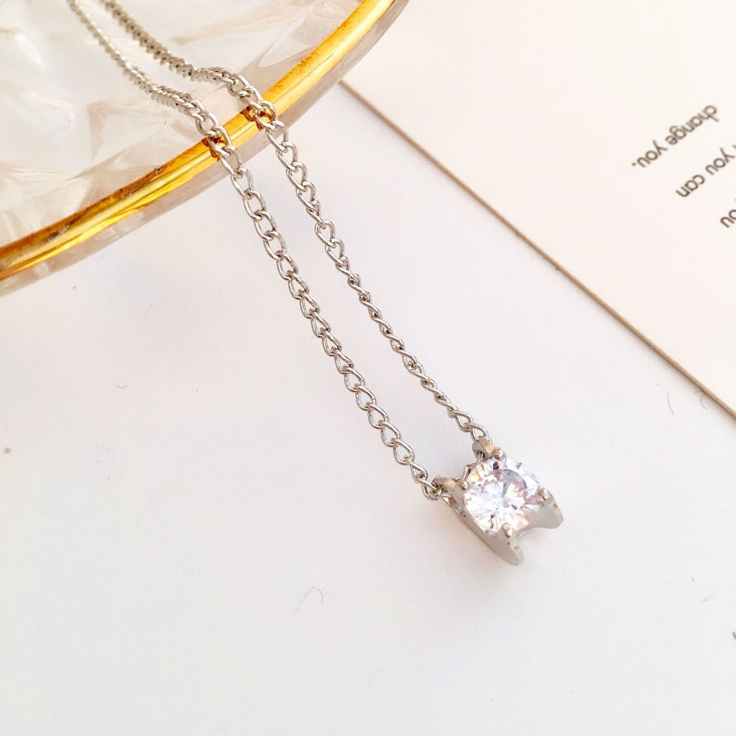 Jewelry Women's Short Clavicle Chain Personality Small Fresh Creative Zircon Pendant Fashion Simple Necklace Jewelry