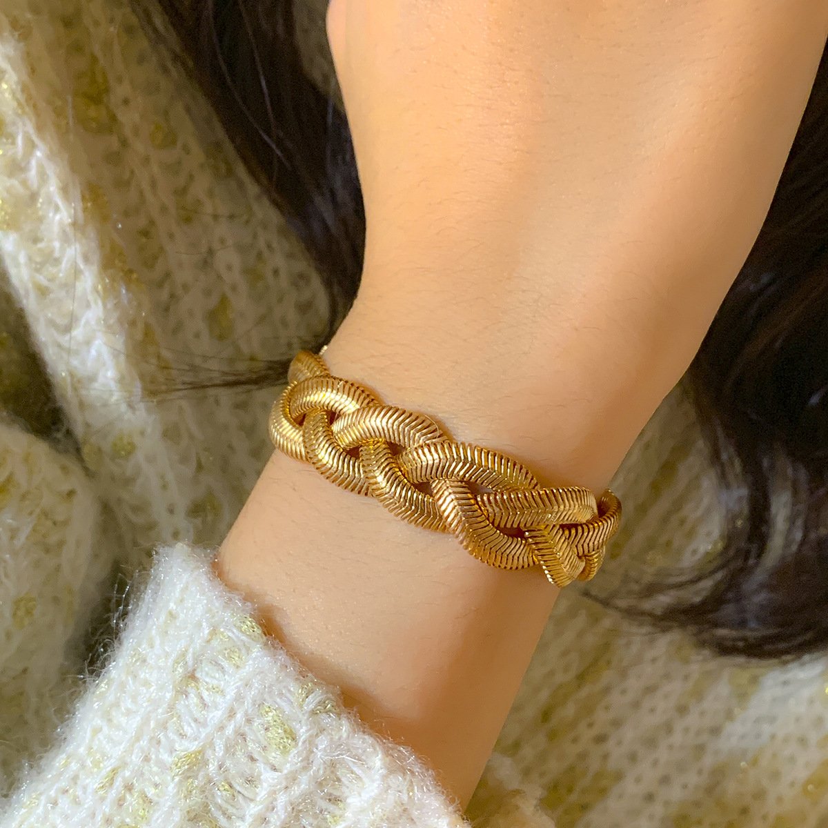 Punk Metallic Snake Bone Chain Woven Necklace Fashion Trendy Cool Geometric Clavicle Necklace Women