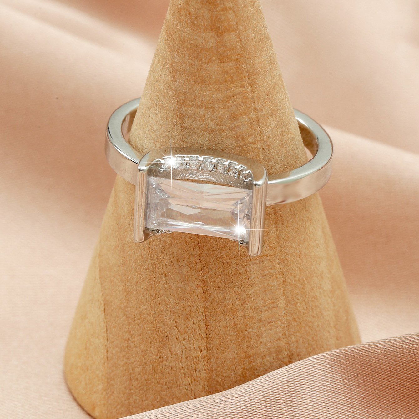Ins cold zircon opening love ring super fairy fashion star letter hollow index finger ring net red