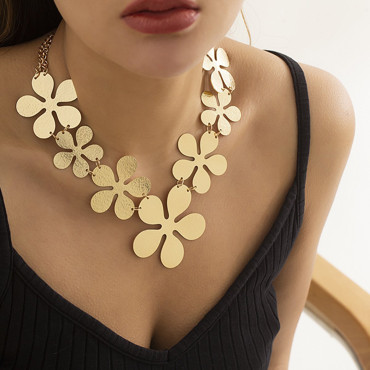 Jewelry Fashion Metal Big Flower Stitching Clavicle Necklace Personality Trendy Geometric Chain Necklace