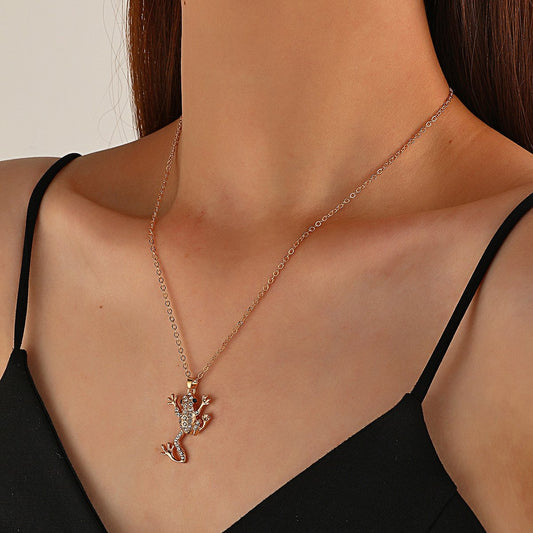 Ins cute diamond-encrusted frog pendant necklace fashion sweet small fresh cartoon animal long collarbone chain