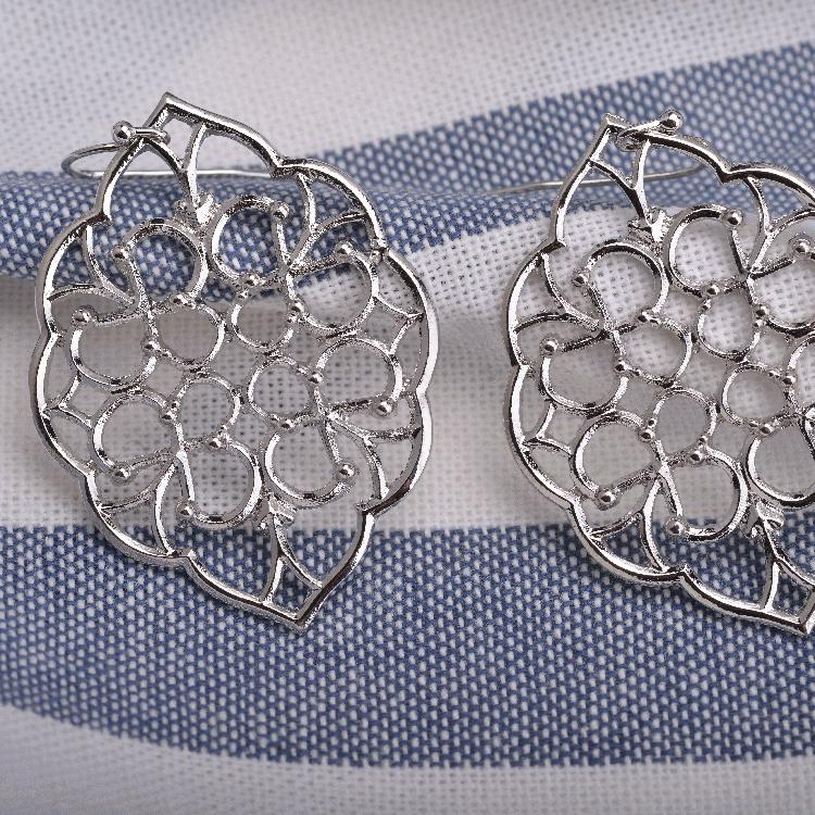 Hollow simple fashion exaggerated big earrings geometric oval lace geometric earrings