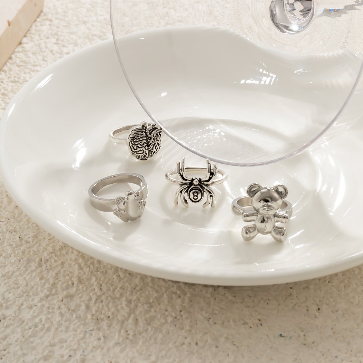 Jewelry punk retro multivariate frog puppet bear ring cool metal spider ring