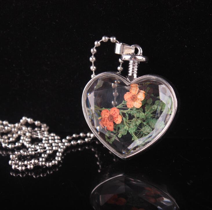 Heart Shape Pendant Fashion Simple Crystal Clavicle Chain Popular Dried Flower Necklace Jewelry