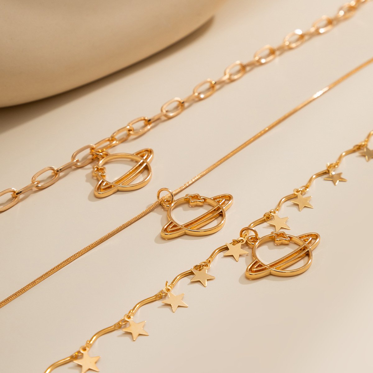 Jewelry Fashion Niche Metal Planet Necklace Female Simple Versatile Star Chain Clavicle Necklace