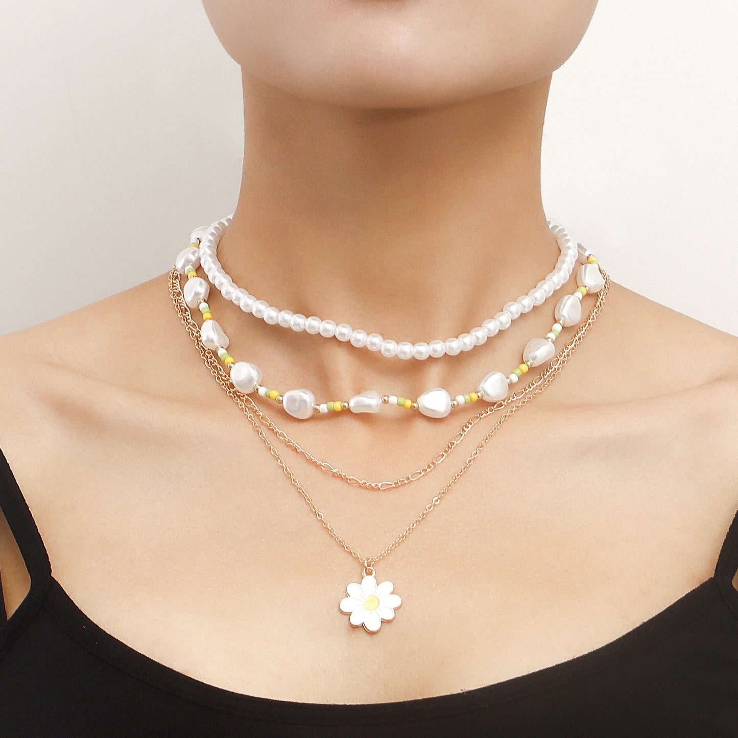 Jewelry fashion commuter temperament imitation pearl necklace hot girl multi-layer cool flower beaded necklace