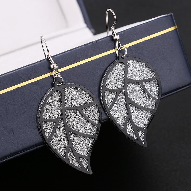 Fashion Versatile Leaf Swing Earrings Indian Grid Hollow Frosted Earrings Jewelry