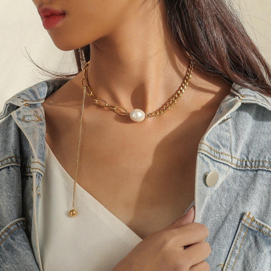 Sweet and cool stainless steel necklace ins cold personality decoration niche design sense short pearl collarbone chain accessories