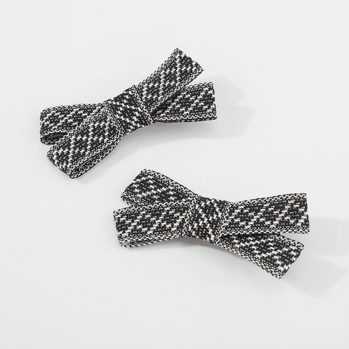 F53 French light luxury niche sweet bow hair clip small fragrant fashion knitting black and white contrast color duckbill clip