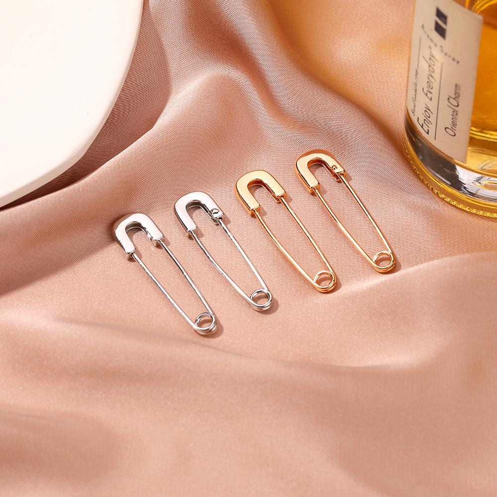 Paper clip earrings personality design sense simple ins cold cool handsome male and female pin earrings