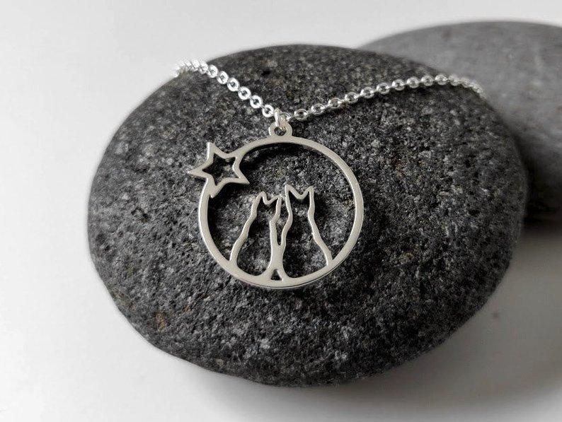 19 Years Hollow Cat Necklace Couple Star Cat Watching Meteor Shower Pendant Sweet and Cute Girls Jewelry