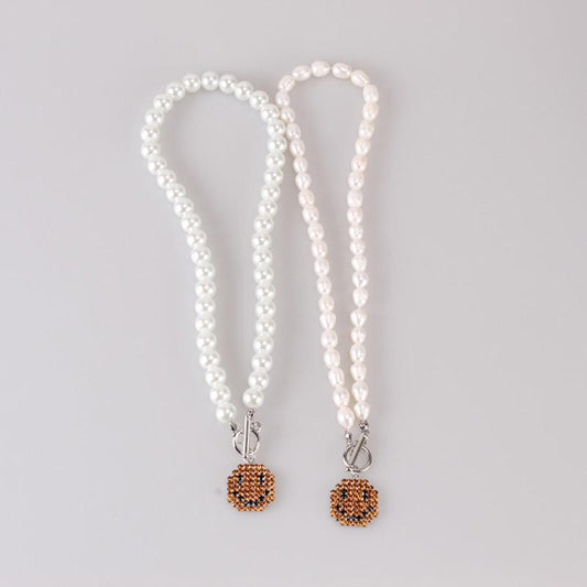 Jewelry personality design crystal smiling face natural pearl OT buckle short necklace ins temperament clavicle chain female