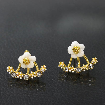 Fashion small daisy flower stud earrings chrysanthemum earrings market 2 yuan earrings