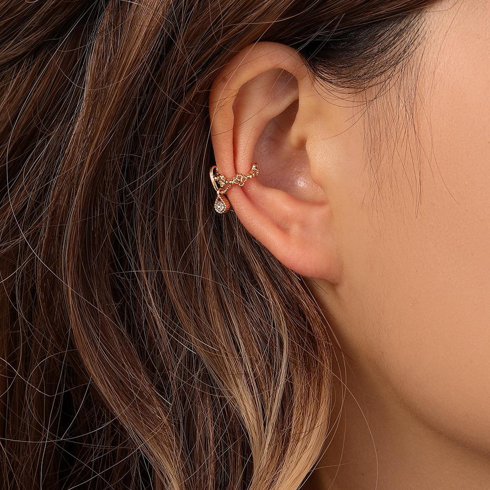 Trendy personality light luxury niche design ladies simple metal zircon rhinestone water drop ear bone clip