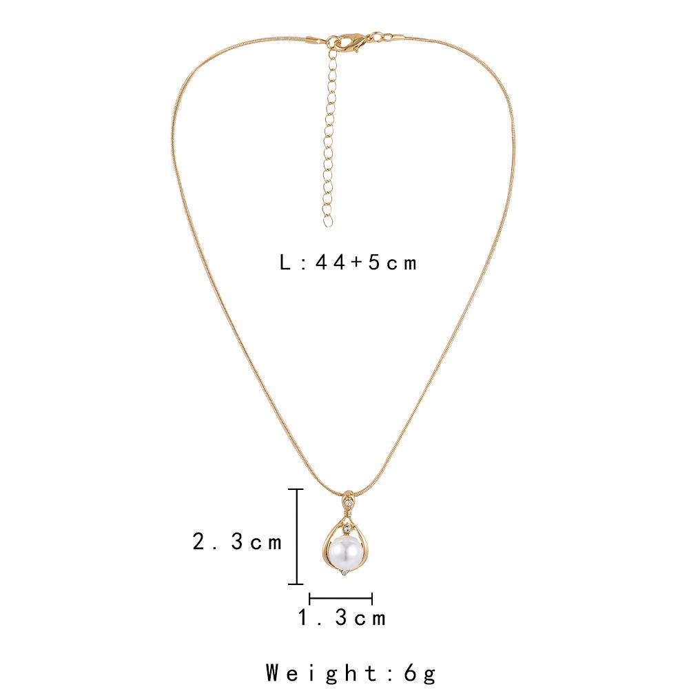 Classic Design Ladies Fashion Simple Pearl Water Drop Short Snake Bone Necklace Necklace Jewelry