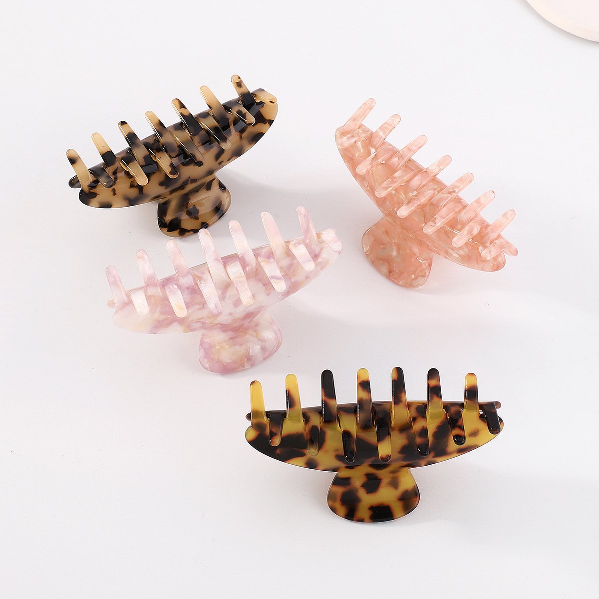 F428 Internet celebrity simple and gentle shark hair clip female personality plate fashion lazy hair accessories back head clip
