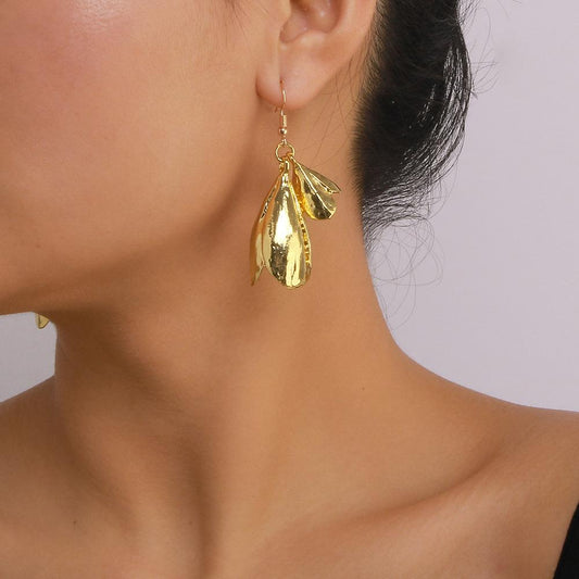 E1353 Exaggerated Retro Earrings Female Design Tulip Flower Earrings Simple Metal Accessories