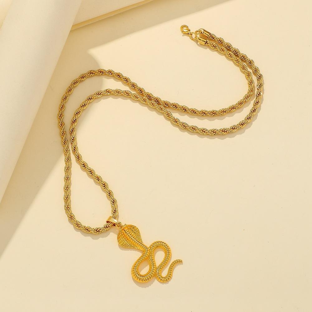 Jewelry personalized men's twist chain exaggerated metal cobra pendant hip-hop long necklace