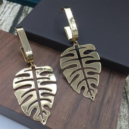 Hollow-out leaf C-shaped stud earrings fashionable women's all-match earrings
