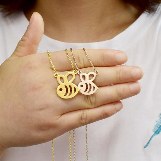 Personality Titanium Steel Bee Necklace Female Fashion Simple Honeycomb Insect Animal Clavicle Chain