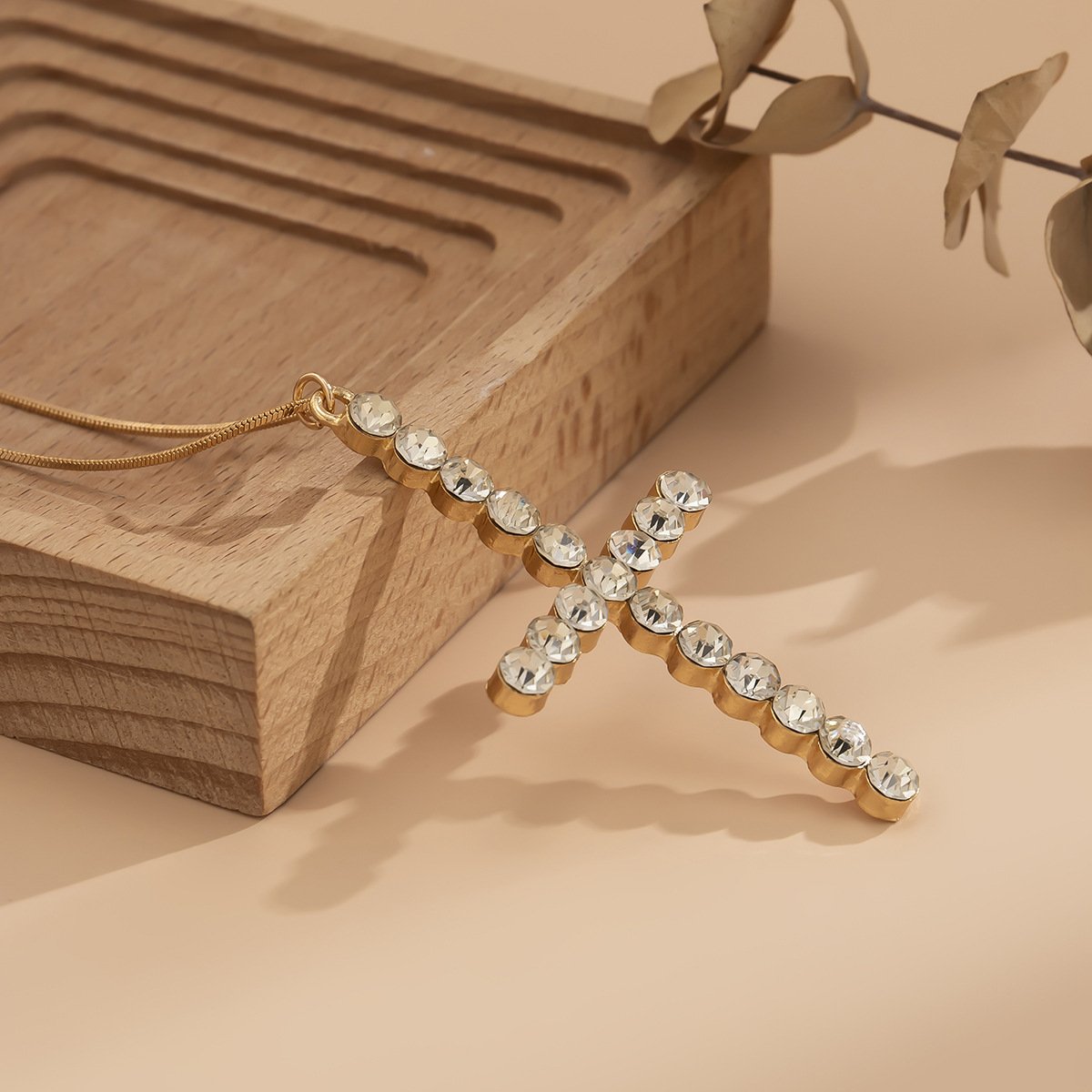 Jewelry Simple Micro-inlaid Rhinestone Cross Necklace Female Personality Metal Thin Chain Geometric Necklace