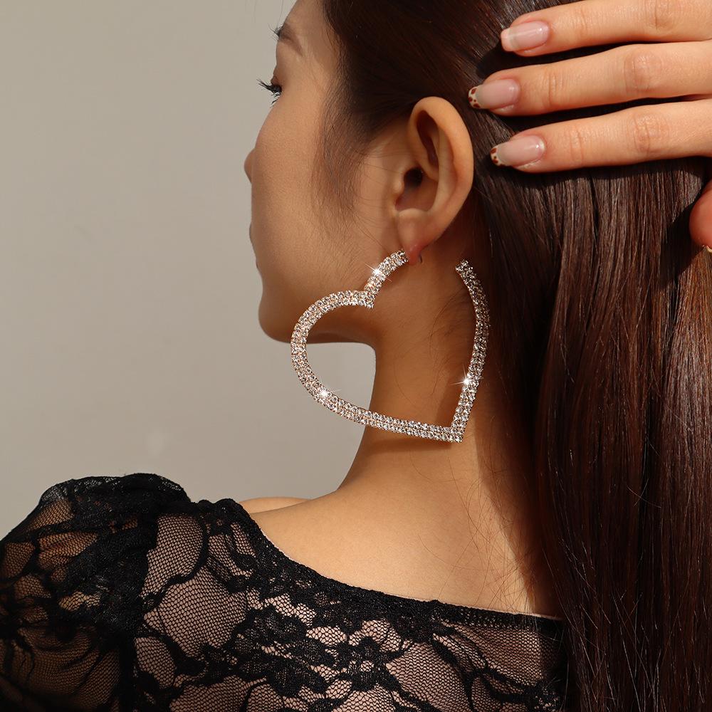 E1254 Fashion Full Diamond Earrings Exaggerated Personality Love Earrings Temperament Sweet Simple Earrings