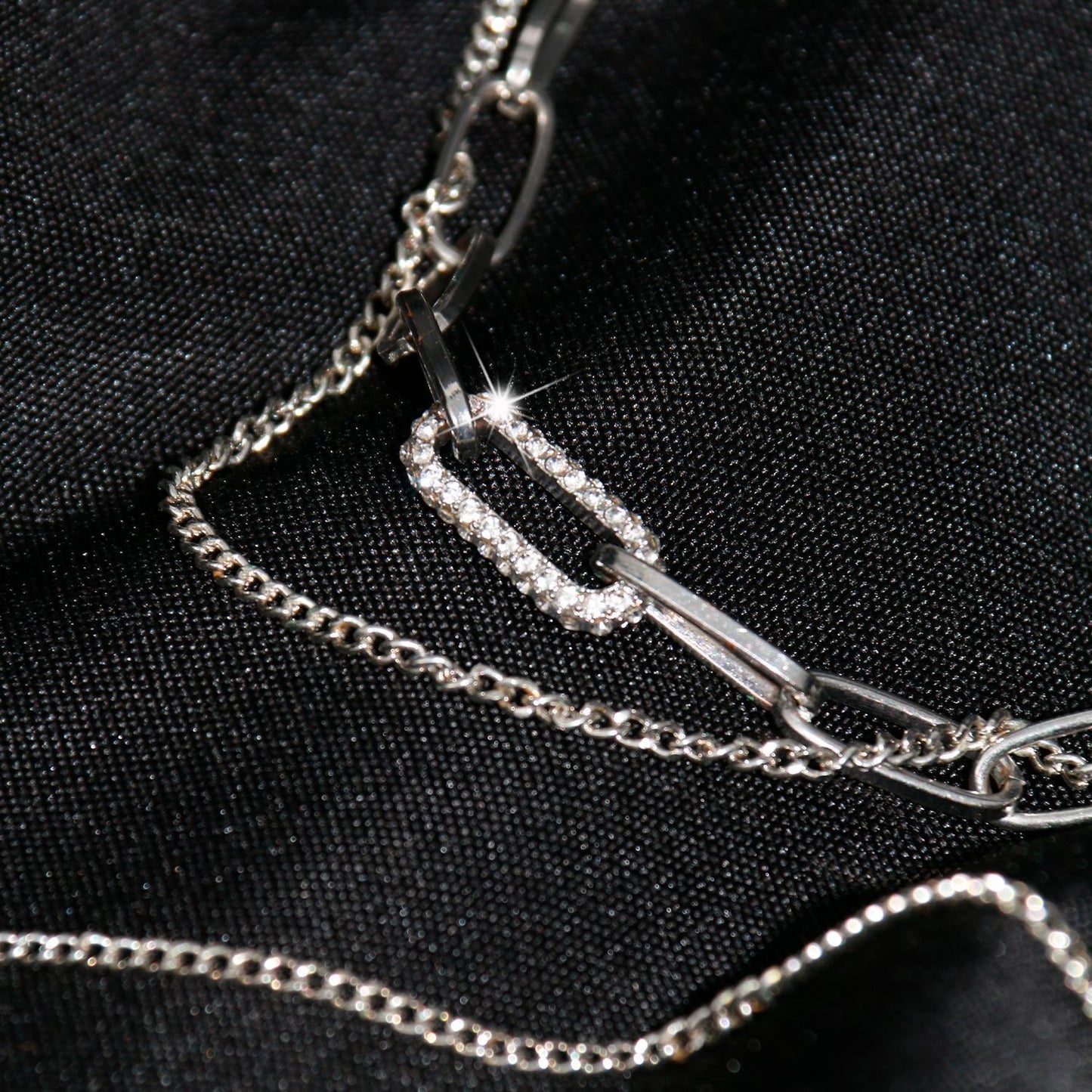 Metal chain necklace female design feeling ins cold collarbone chain net red rhinestone chain necklace trendy girl