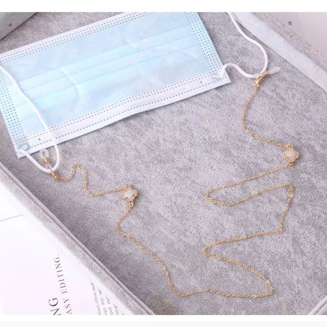 Simple four-leaf clover glass diamond jewelry metal chain sunglasses chain non-slip mask decorative hanging chain