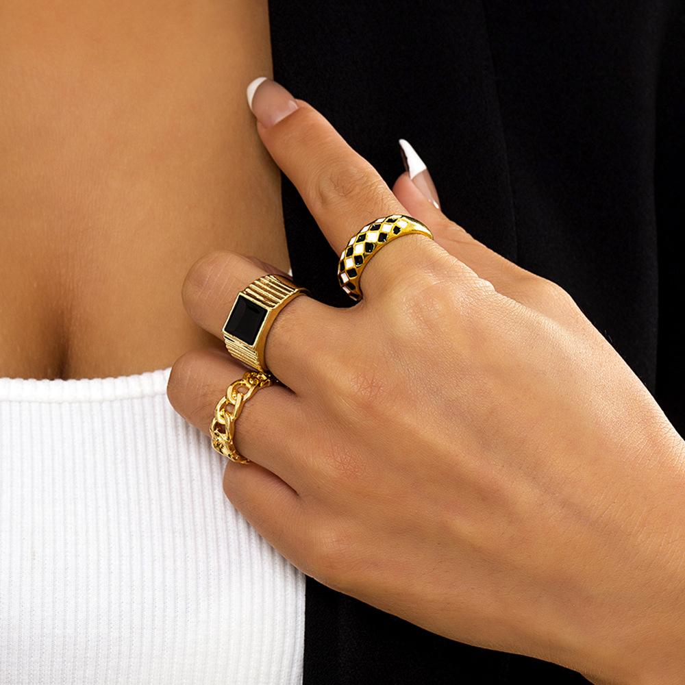 Retro trend black and white diamond drop oil ring ring female metal texture chain index finger ring jewelry