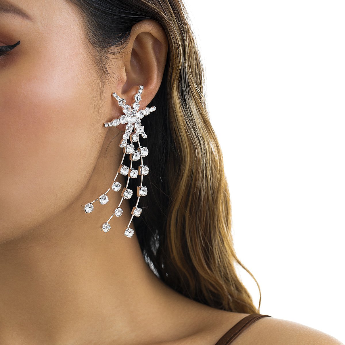 Jewelry Fashion Street Shooting Diamond Snowflake Tassel Earrings Personality Trend Geometric Claw Chain Earrings Female