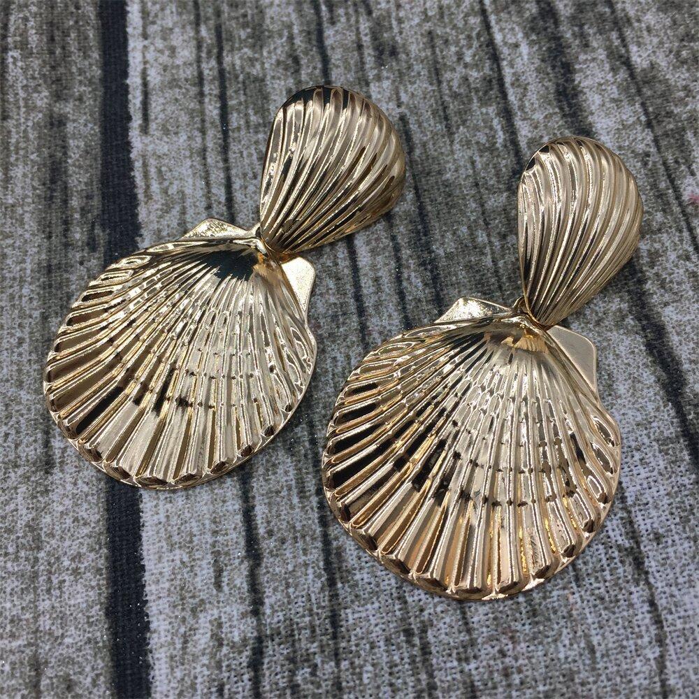 Gold metal scallop earrings exaggerated atmospheric party performance shell earrings