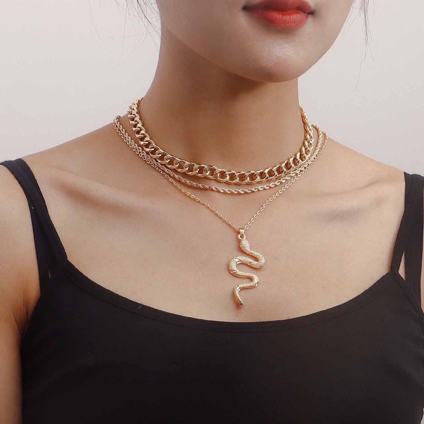 Jewelry ins popular snake-shaped element necklace female minority design sense ancient snake pendant necklace necklace