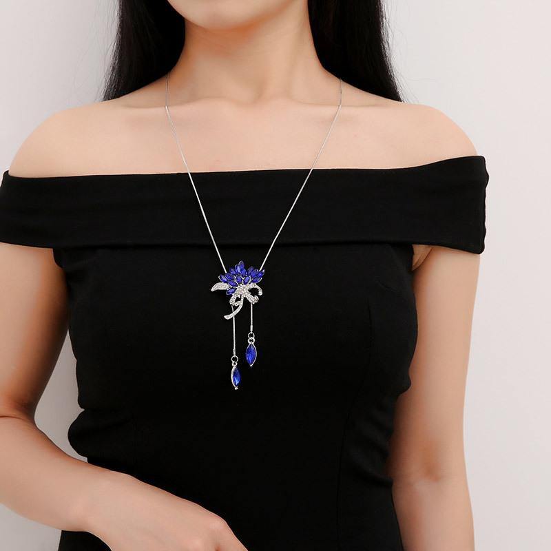 Retro Diamond Maple Leaf Necklace Female Fashion Temperament Crystal Peacock Flower Love Tulip Sweater Chain