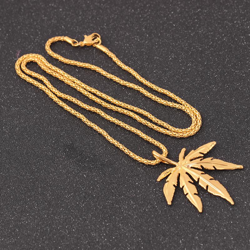 Fashion Creative Maple Leaf Necklace Simple Sweet Leaf Clavicle Chain Jewelry