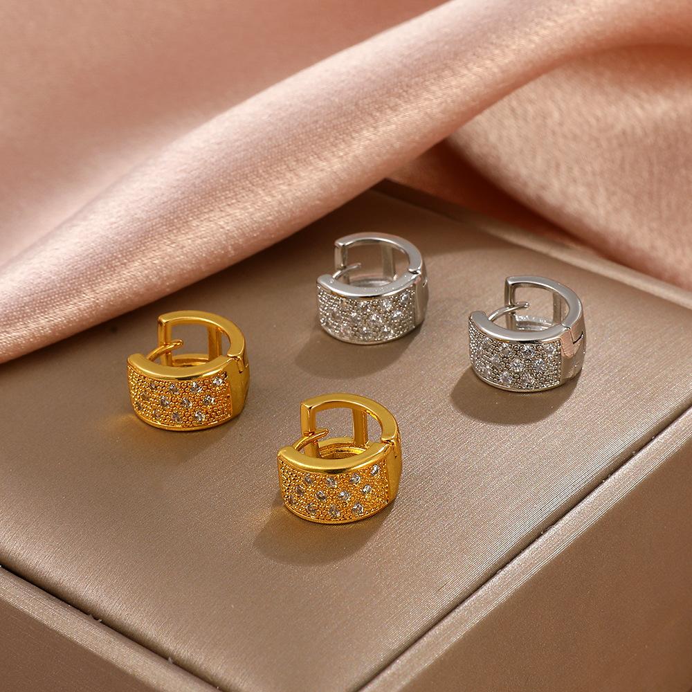 Temperament Diamond Geometric Earrings Fashion Personality Simple Metal Round Earrings Net Red Versatile Earrings Women