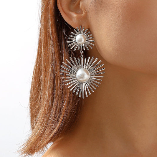 E114 Internet celebrity classic elegant pearl earrings women's metal heart-shaped temperament trendy simple earrings