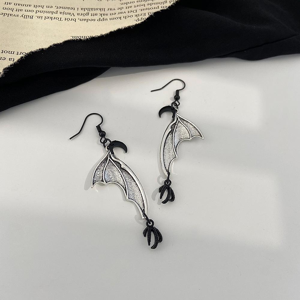 Halloween Earrings Female Retro Gothic Bat Wings Earrings Simple Paper Clip Mushroom Earrings Ornaments