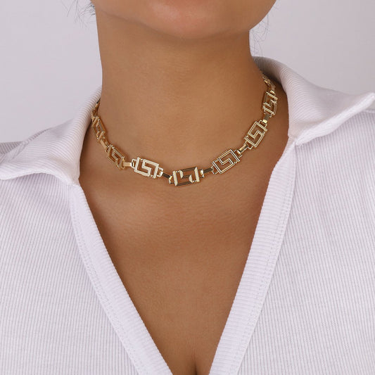 N1242 punk hip-hop necklace creative maze S-shaped geometric necklace personality exaggerated metal pendant