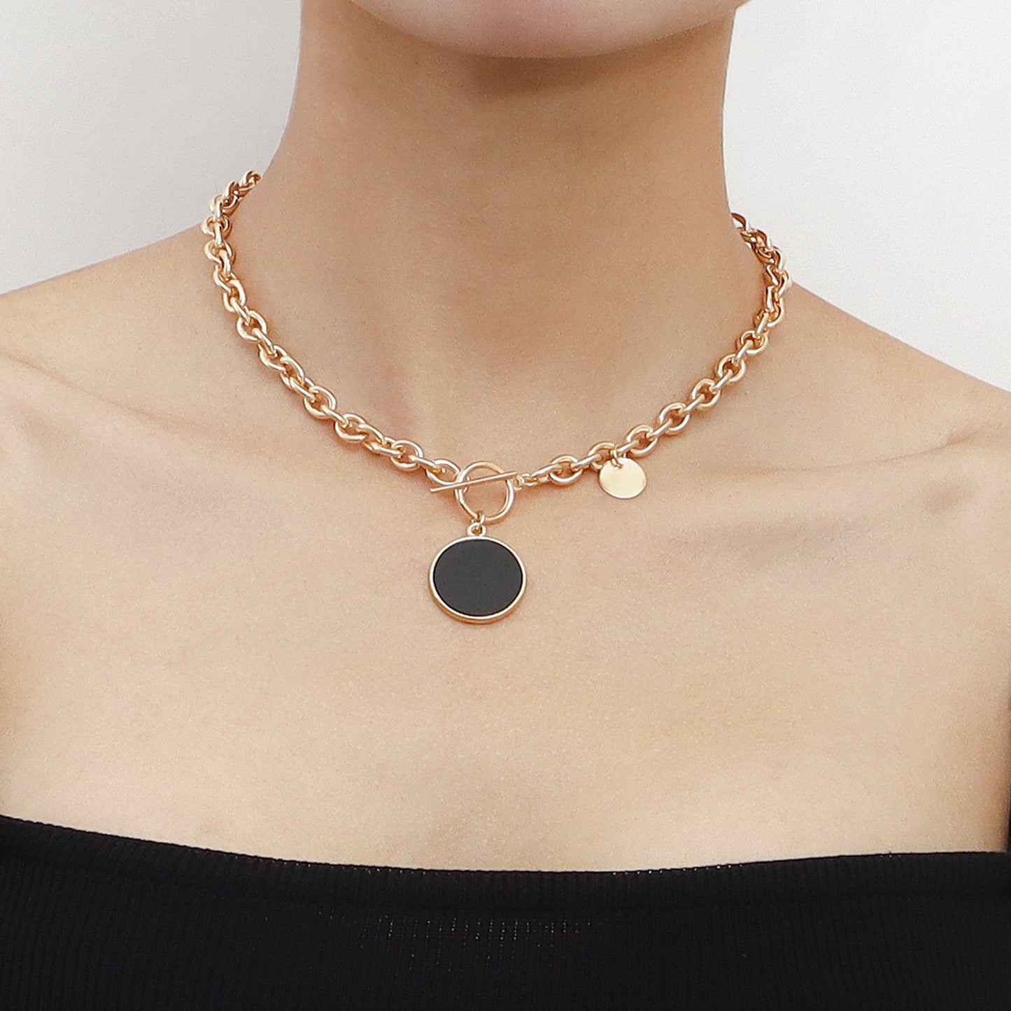 Jewelry wild berry exaggerated thick chain black mother-of-pearl necklace female trendy cool alloy sweater chain