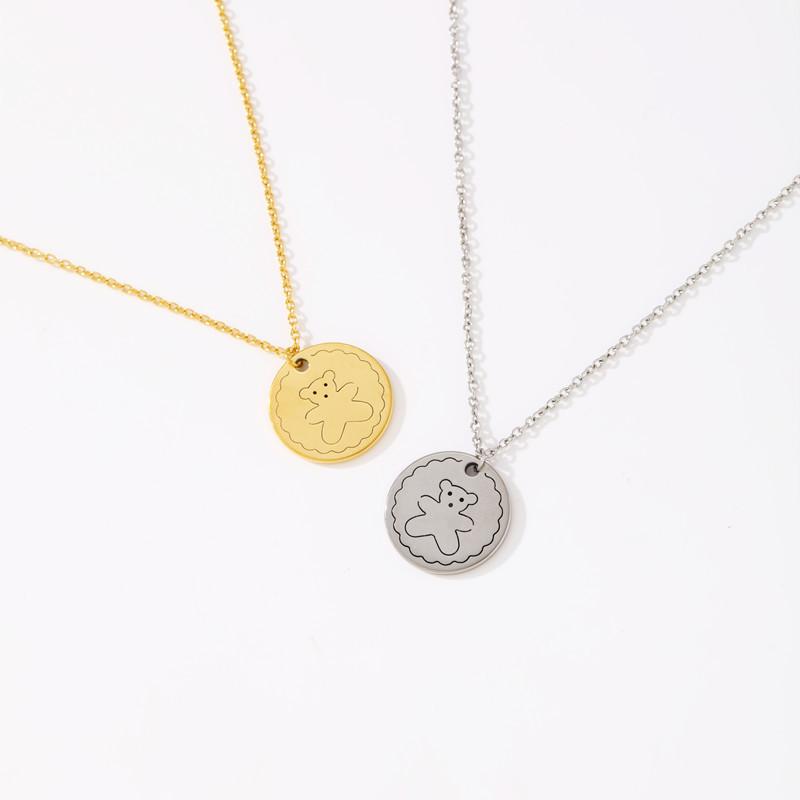 Earth Cool Bear Round Necklace Men and Women Couples Cute Hip Hop Pendant Personality Fashion Clavicle Chain Titanium Steel