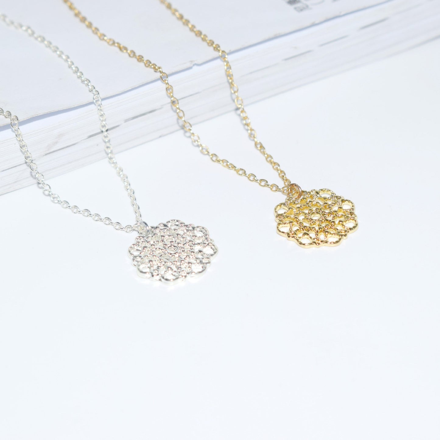 Jewelry Hollow Lace Flower Necklace Female Pendant Temperament Clavicle Chain