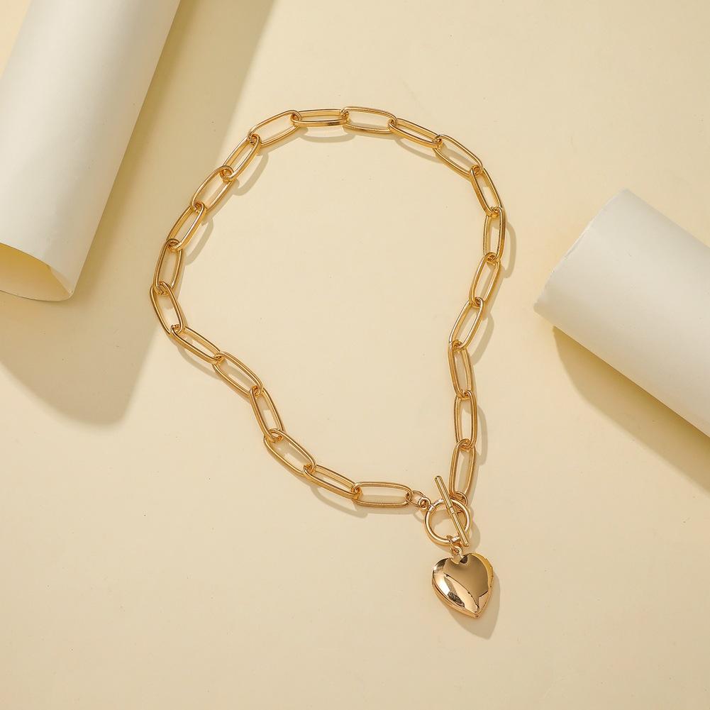 Jewelry simple metal heart-shaped photo box pendant personality exaggerated chain fashion OT buckle necklace