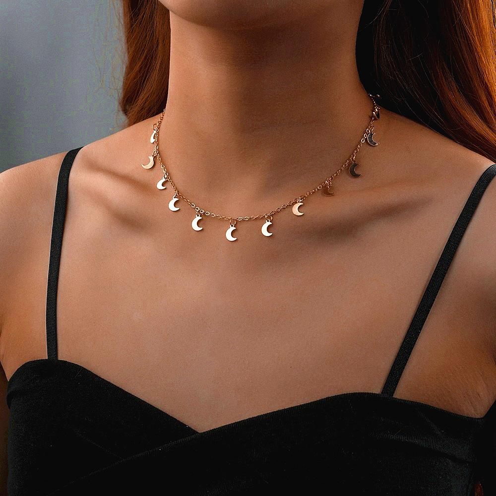 Fashion Vintage Iron Sheet Moon Pendant Necklace Clavicle Chain Necklace Ladies Accessories