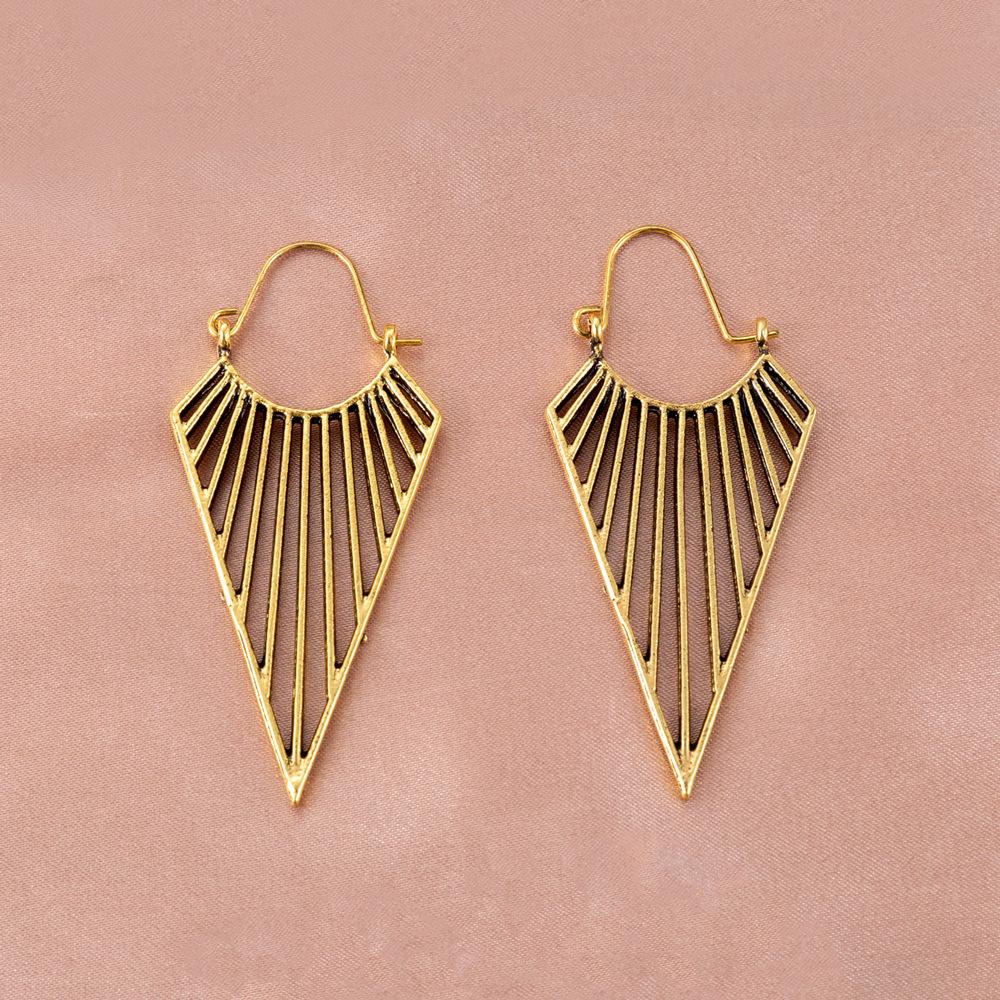 Retro Hollow Earrings Fashion Net Red Metal Geometric Earrings Ethnic Personality Carved Earrings Women