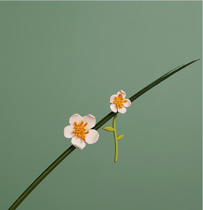 Taobao small flower branches two-color earrings colorful flower paint earrings 925 silver needle earhooks